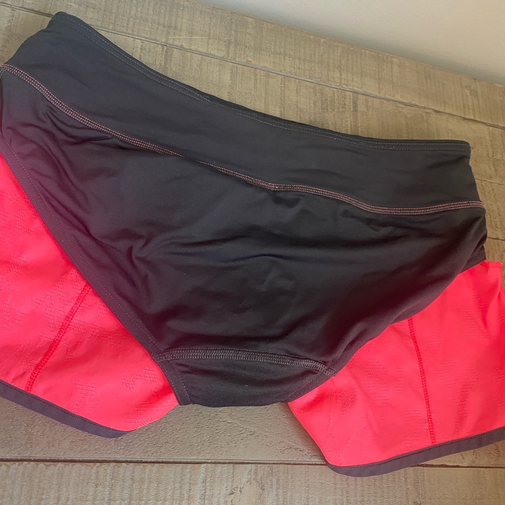 Lululemon Speed Shorts Jacquard Flash Deep Cool Neon Black Trim Pink Size 8 - Picture 11 of 17